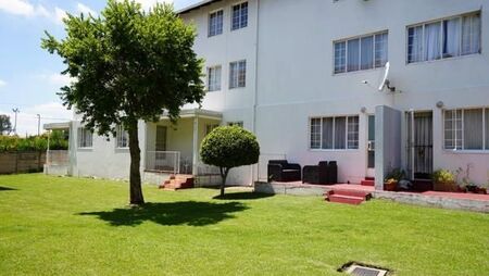 2 Bedroom Apartment in Groenkloof