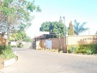 3 Bedroom Simplex in Sinoville