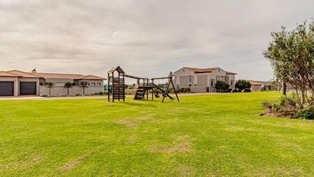 6 Bedroom House in Langebaan Country Estate