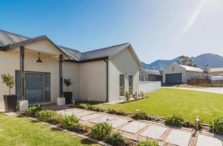 4 Bedroom House in Blanco