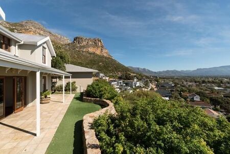 3 Bedroom House in Lakeside