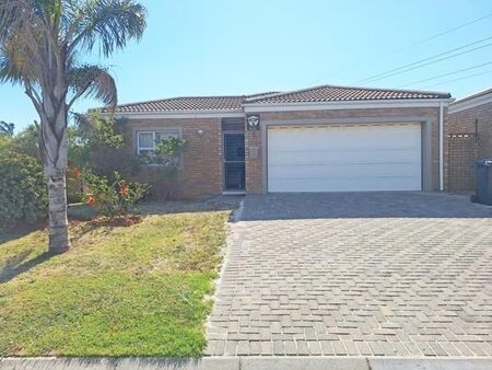 3 Bedroom Townhouse in Langeberg Ridge