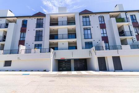 1 Bedroom Apartment in Durbanville Central