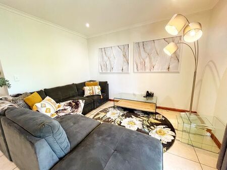 1 Bedroom apartment to rent in Rondebosch, Cape Town