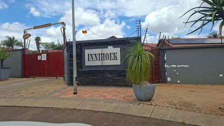 2 Bedroom townhouse - sectional to rent in Zwartkop, Centurion