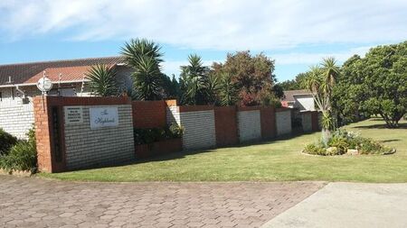 2 Bedroom townhouse - sectional to rent in Broadwood, Port Elizabeth