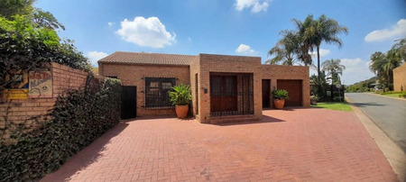 4 Bedroom House in Waterkloof