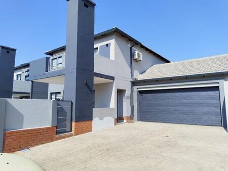 3 Bedroom Duplex in Montana