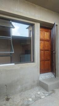 Bachelor apartment in Moletsane