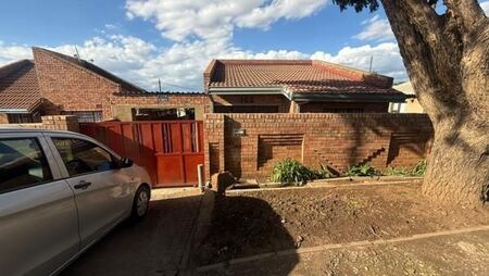 3 Bedroom House in Moroka