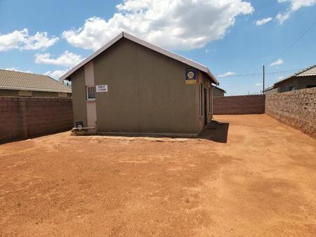 2 Bedroom House in Protea Glen