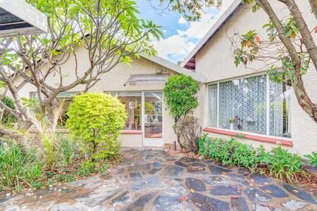 1 Bedroom Garden Cottage in Kensington B