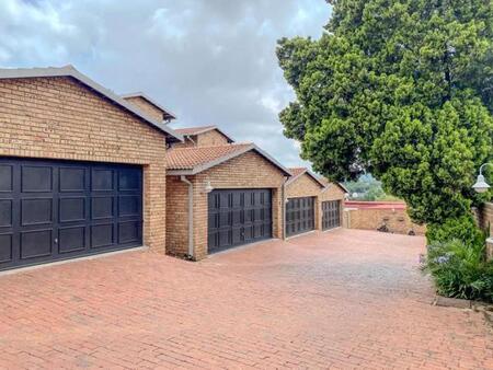 4 Bedroom House in Victory Park