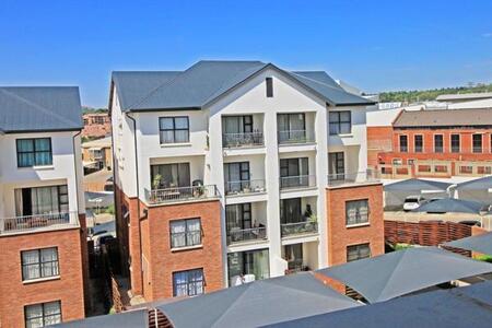 2 Bedroom House in Olivedale