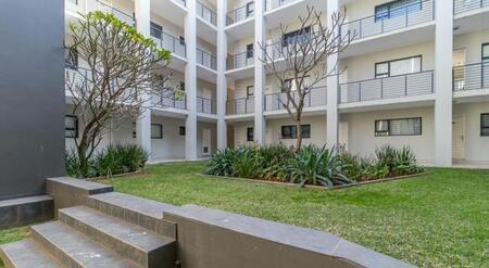 3 Bedroom Apartment in North Riding Ah