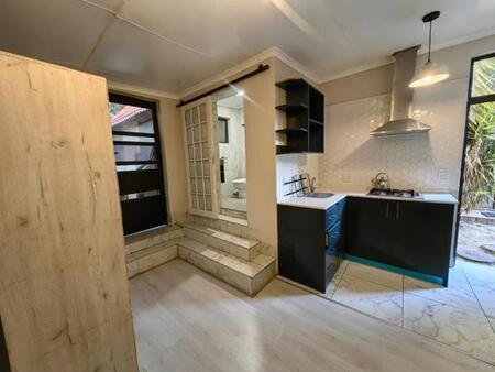 1 Bedroom Garden Cottage in Observatory