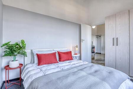1 Bedroom Apartment in Braamfontein