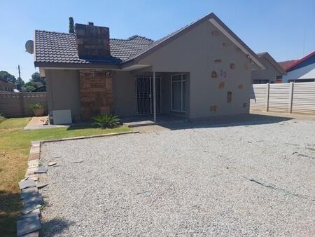 4 Bedroom House in Arcon Park