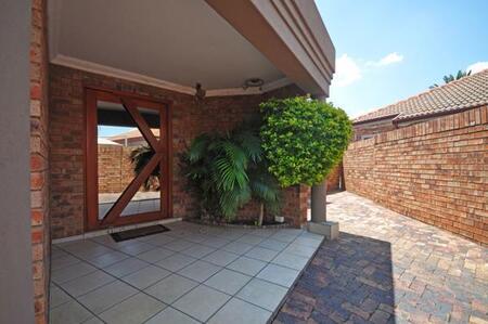 3 Bedroom House in Three Rivers North