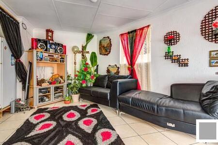 1 Bedroom Apartment in Bonaero Park