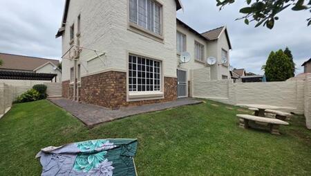 2 Bedroom Apartment in Heuwelsig Estate