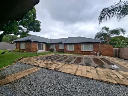5 Bedroom House in Rooihuiskraal