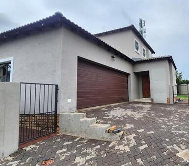 3 Bedroom House in Thatchfield