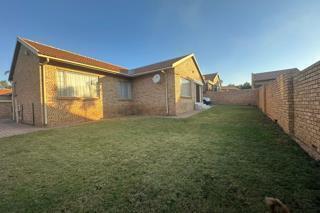 3 Bedroom House in Thatchfield