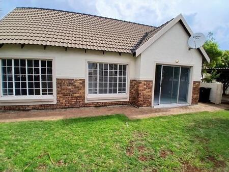 3 Bedroom Cluster in Heuwelsig Estate