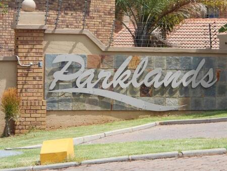 2 Bedroom House in Die Hoewes