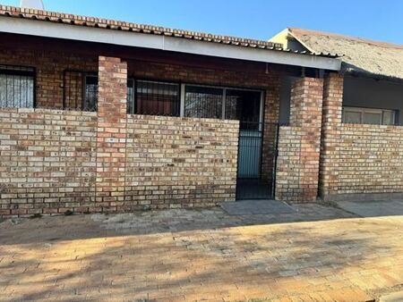 1 Bedroom Flat in Parys