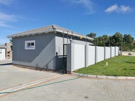 3 Bedroom Simplex in Salisbury Park