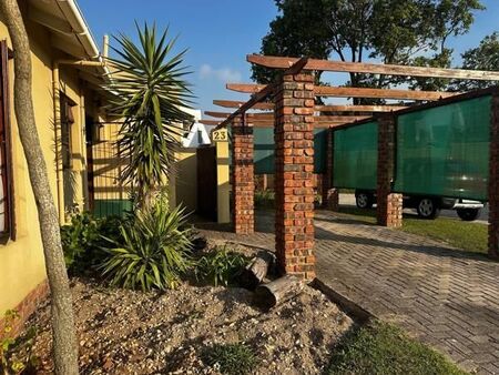 2 Bedroom Townhouse in Lorraine