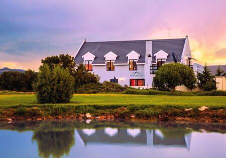 6 Bedroom House in Country Club