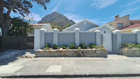 3 Bedroom House in Voelklip