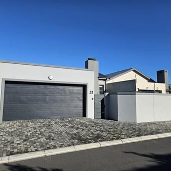 3 Bedroom House in Parklands North