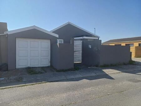 3 Bedroom House in Strandfontein