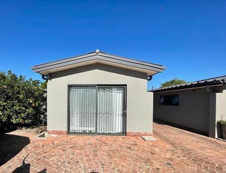 Studio Apartment in Silver Oaks