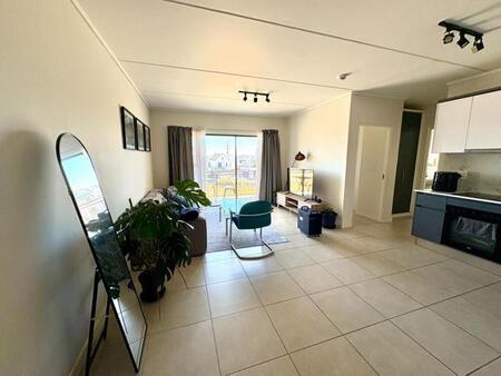 2 Bedroom Apartment in Somerset West Central
