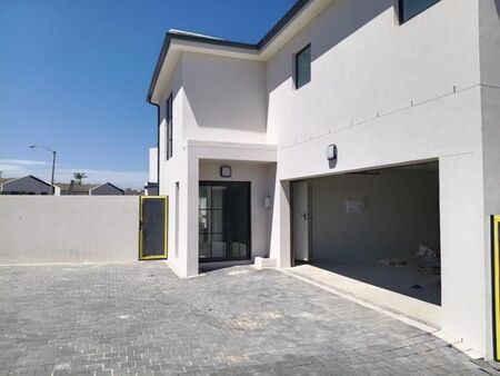 3 Bedroom House in Bracken Heights