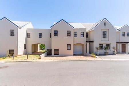 3 Bedroom Townhouse in Welgevonden Estate