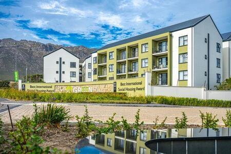 2 Bedroom Apartment in Mountainside