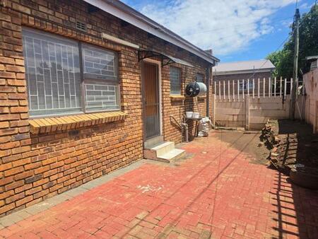 2 Bedroom Flat in Lydenburg