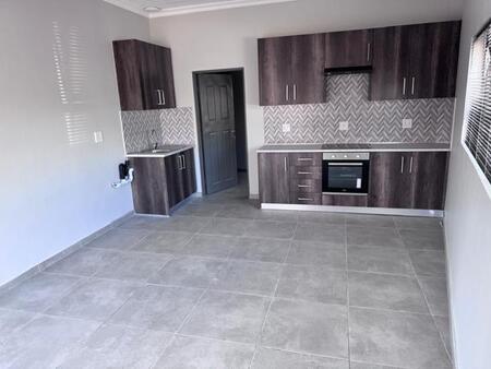 1 Bedroom Flat in Albertynshof