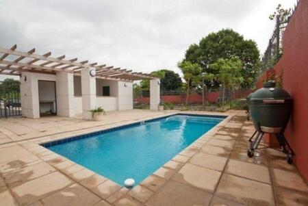 1 Bedroom Apartment in New Town Centre