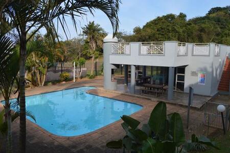 2 Bedroom Apartment in Amanzimtoti