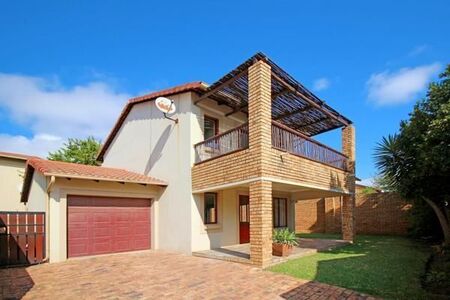 2 Bedroom Townhouse in Willowbrook