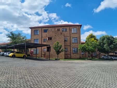 2 Bedroom Apartment in Weltevreden Park