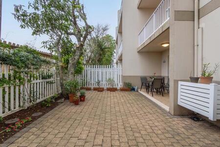 2 Bedroom Apartment in Manor Estates