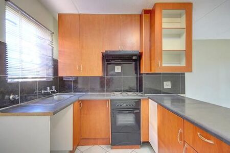 2 Bedroom Apartment in Weltevreden Park